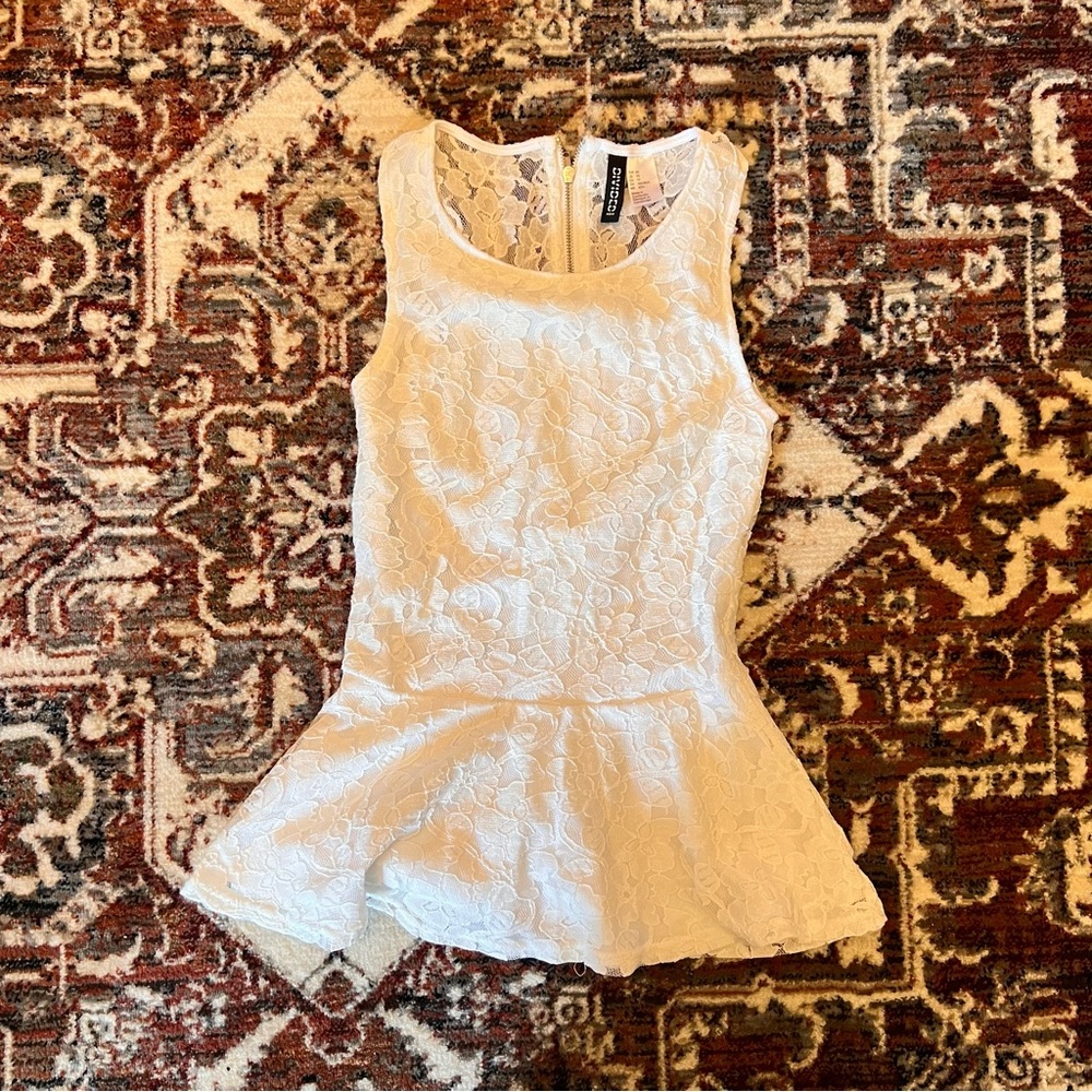 H&M white lace peplum top XS